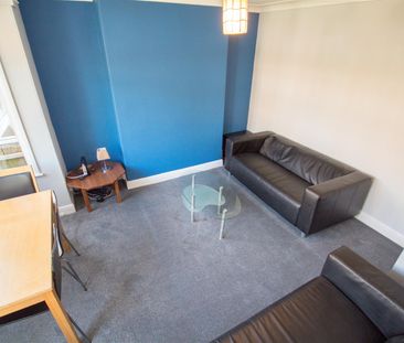 4 bedroom semi-detached house to rent - Photo 1