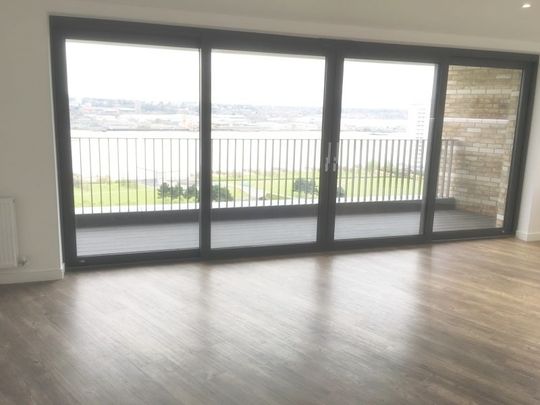 Room in a Shared Flat, Kingfisher Heights, E16 - Photo 1