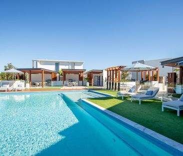 3 Bedroom + Media room Terrace Homes surrounded by parkland. - Photo 2