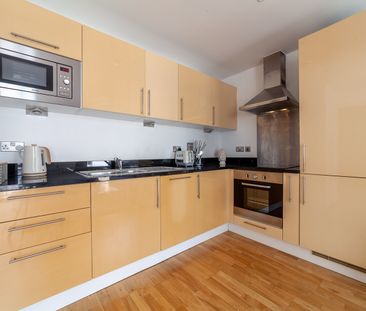 1 Bed Flat, Denison House, E14 - Photo 2