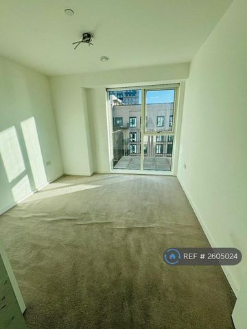 3 bedroom flat to rent - Photo 2