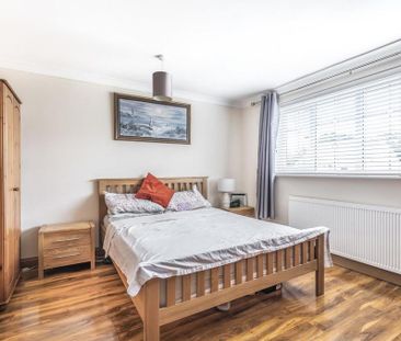 4 bedroom detached house to rent - Photo 3