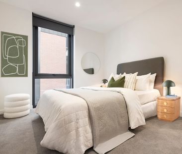 Spacious Furnished 2 Bedroom 2 Bathroom+ Up to 12 Weeks FREE rent* - Photo 5