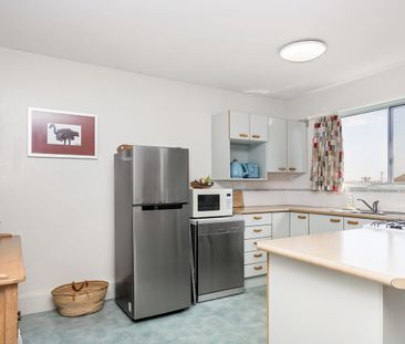 Spacious unit with beautiful views - Photo 1