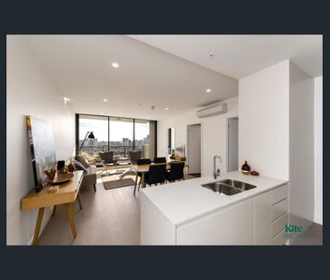 Two Bedroom Apartment with Stunning City Views - Photo 1