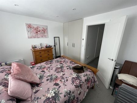 3 bedroom terraced house to rent - Photo 4