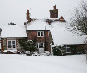 3 bedroom character property to rent - Photo 4