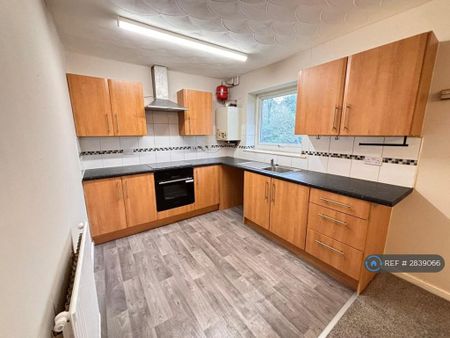2 bedroom maisonette to rent - Photo 3