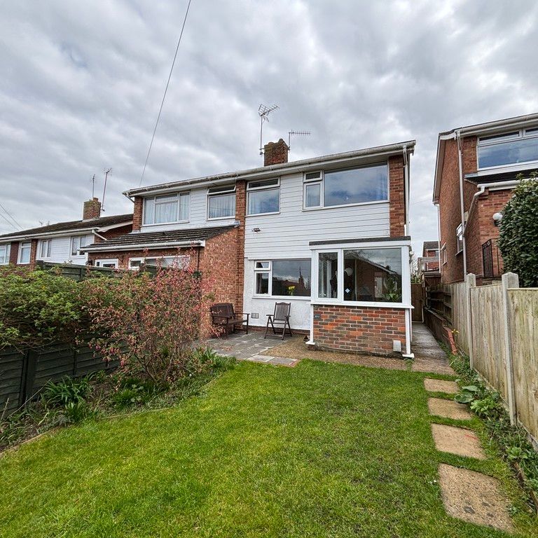 Amhirst Close, Norwich - Photo 1