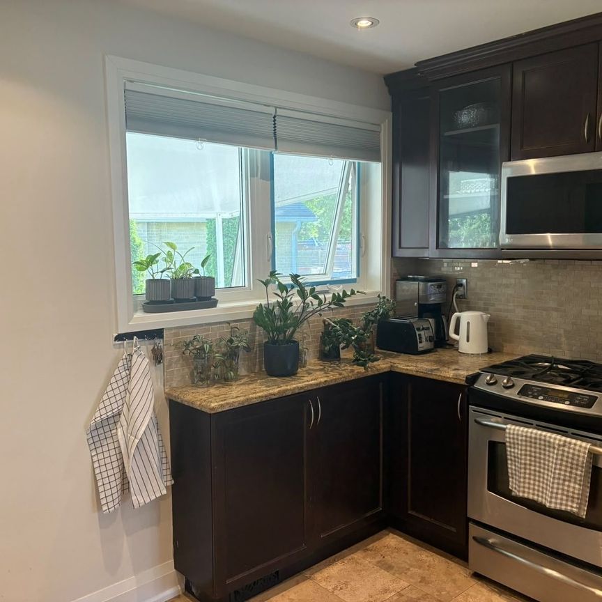 For Lease - 36 Child Drive, Aurora, Ontario - Photo 1