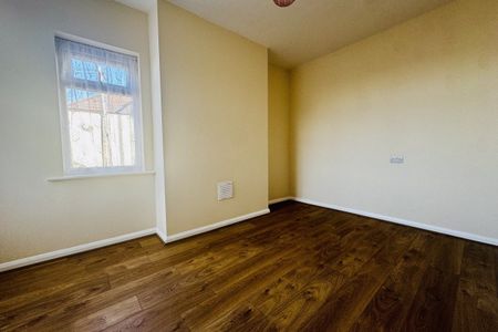 Commercial Road - Photo 3