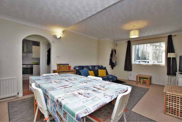 3 bedroom semi-detached house to rent - Photo 1