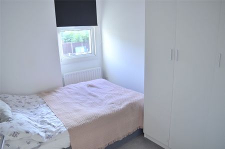 Onslow Gardens, Wallington, SM6 - Photo 4