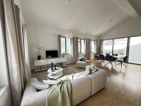 Einzigartige, helle 3.5-Zimmer LOFT-Wohnung mitten in der Altstadt - Photo 2