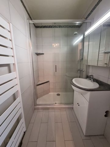 Location Appartement 2 pièces 45m² - Photo 5