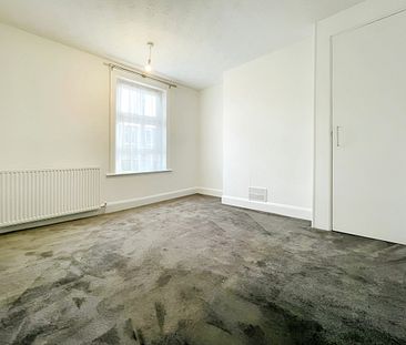 2 bedroom end of terrace house to rent - Photo 1