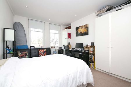 A large four double bedroom apartment situated in a perfect Islington location on Upper Street. - Photo 2