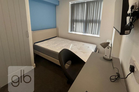 1 bedroom in a house share to rent - Photo 3