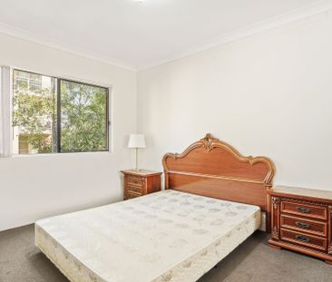 NEAT & TIDY TWO BEDROOM UNIT IN GREAT LOCATION! - Photo 1