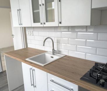 Pronájem bytu 1+1 28 m² - Fotografie 4