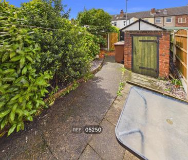 3 bedroom terraced house to rent - Photo 2
