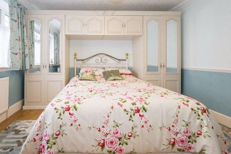 3 bedroom detached house to rent - Photo 5