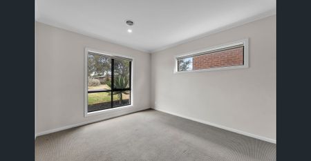 DELIGHTFUL HOME NEEDING TENANTS TO LOOK AFTER IT. - Photo 4