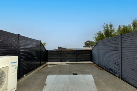 Contemporary Townhouse! - Photo 4