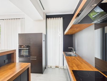 Blisko centrum, pośród zieleni. - Photo 3