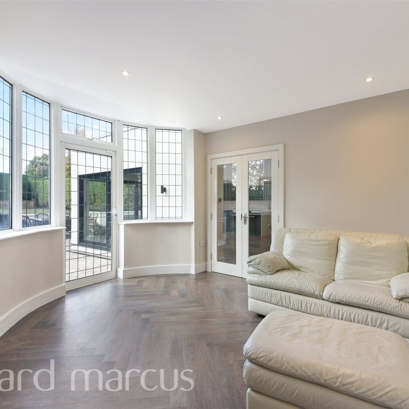 Woodcote Road, Wallington - Photo 1