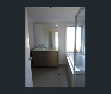 Modern Living Close to Maitland - Photo 2