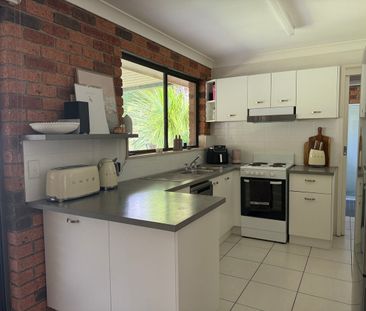 Charming Coastal Home – Walk to the Beach! - Photo 6