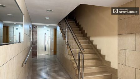 barcelona, Catalonia 08028 - Photo 2