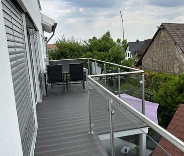 Luxuriöse und moderne 4-Zimmer Wohnung mit Balkon und Landhausküche! - Photo 2