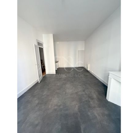 T3 rénové de 68 m² - rue Dedieu à Villeurbanne - Photo 2