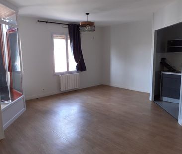 Pour visister appeler le 02.23.55.91.17 VITRE, plein centre, cet ap... - Photo 2