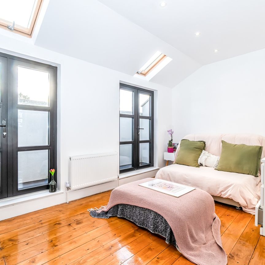 5 Bed Terraced House, Rushmore Road, E5 - Photo 1