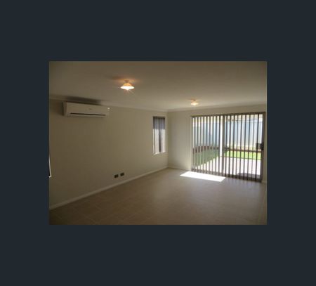 8 Wandina Way, Golden Bay, WA 6174 - Photo 3