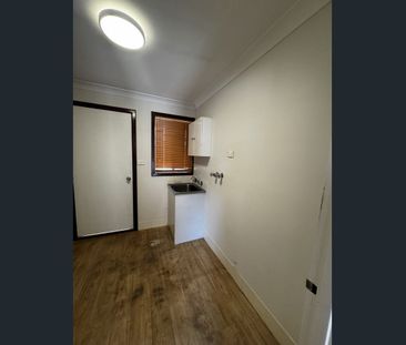 Neat and tidy unit - Photo 6