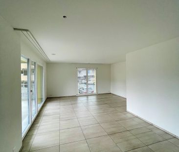 grosszügige, moderne und helle Wohnung zu vermieten - Photo 1