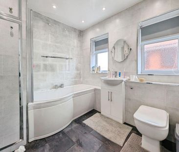 3 bedroom semi-detached house to rent - Photo 4