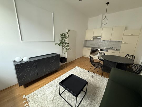 + Grazer Juwel + Helle möblierte 2-Zimmer Wohnung mit Altbau-Charme und durchdachter Raumaufteilung! - Photo 1