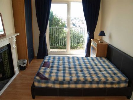 4 Bed - Mannamead Road, Plymouth - Photo 4