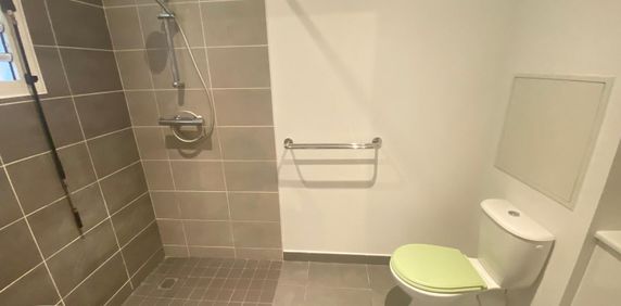 Location Maison 5 pièces 110m² ST ANDRE 97440 - Photo 2