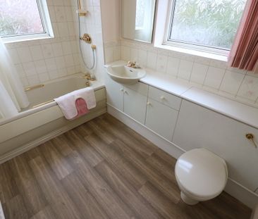 The Parkway, Willerby, Hull - Photo 1