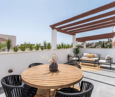 4 bedroom luxury penthouse for rent in Nueva Andalucia, Andalusia - Photo 3
