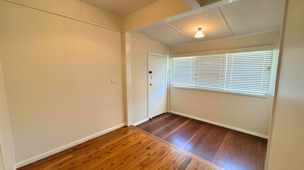 RENOVATED & READY TO MOVE IN! - Photo 1