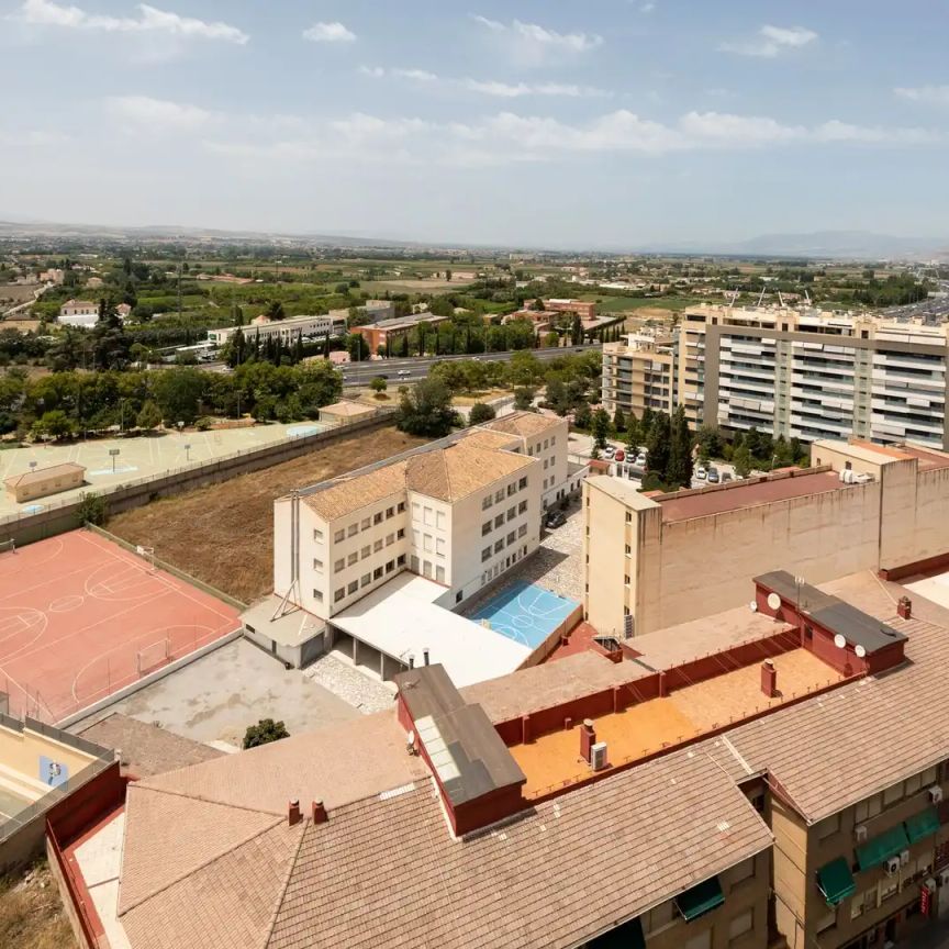 Granada Capital - Photo 1