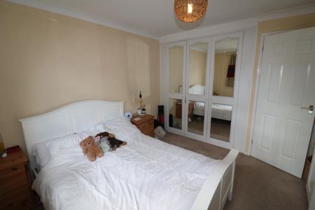 2 bedroom detached bungalow to rent - Photo 2