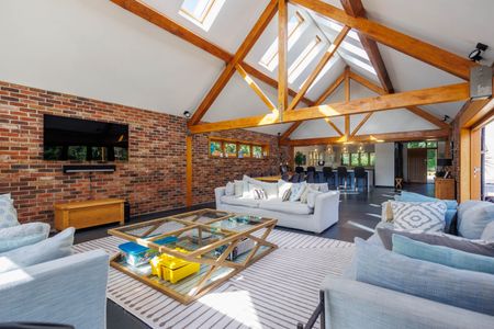 5 bed detached house to rent in Muscliffe Lane, Bournemouth, BH9 - Photo 2